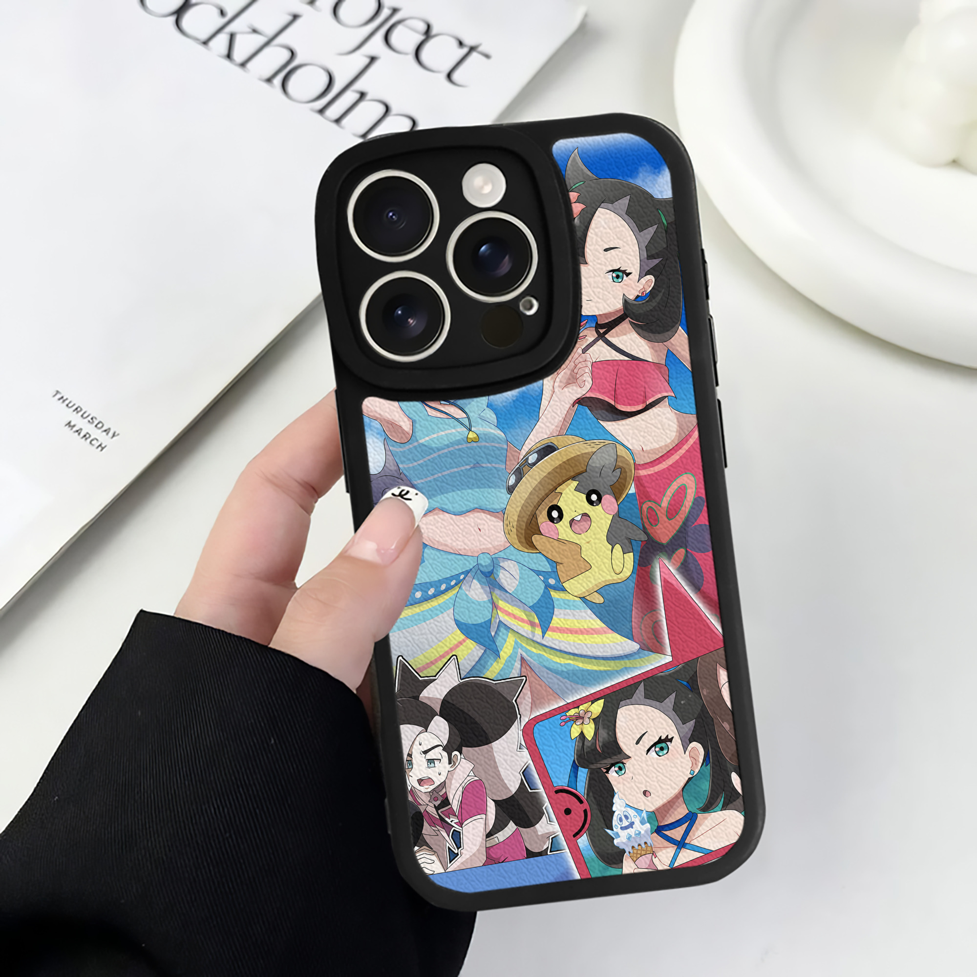 （画像用） ポケットモンスター Pokémon 【iPhone 16シリーズ対応】シリコンスマホケース（レザー調） 材質：シリコン